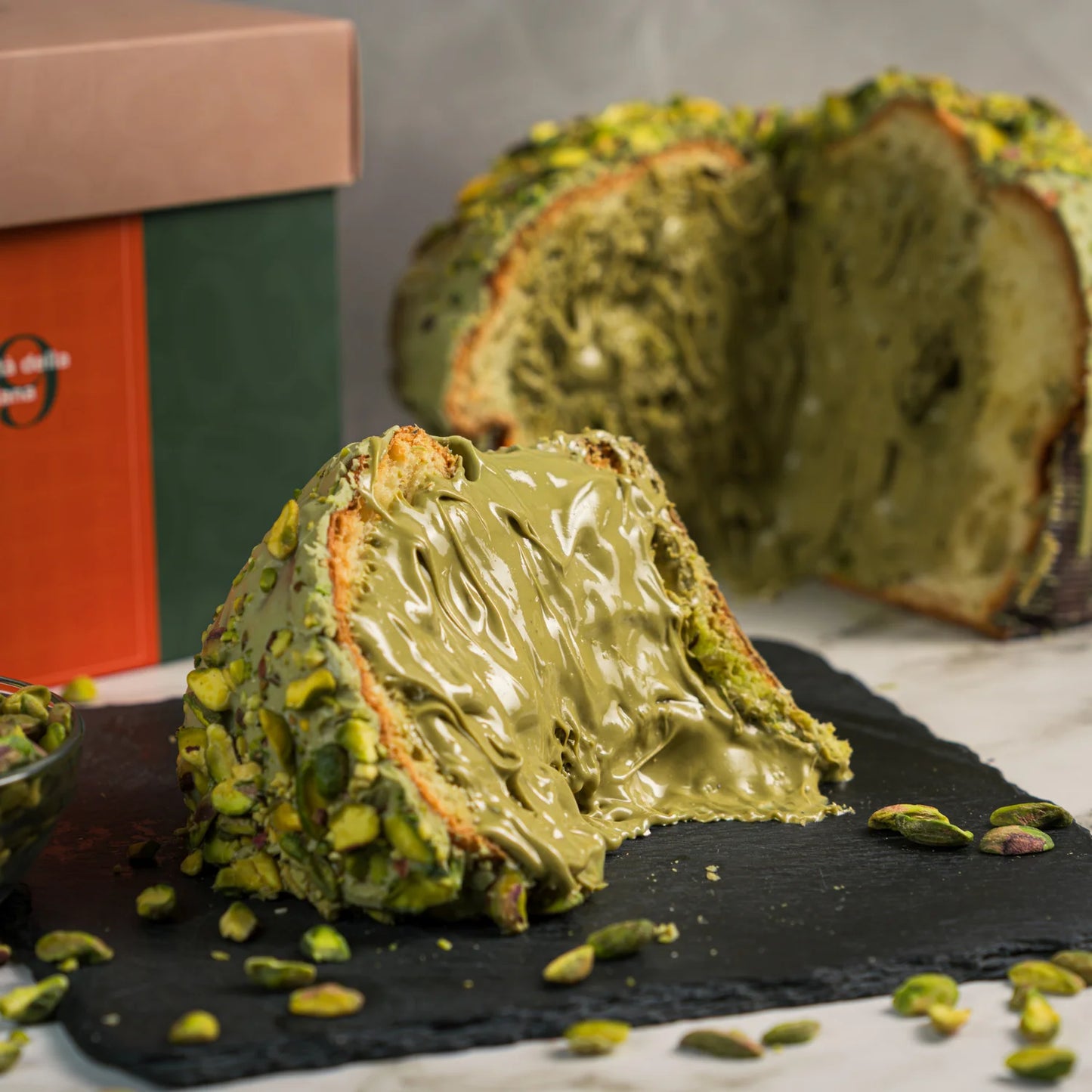 Panettone Artigianale Super Farcito al Pistacchio con 800g di Crema | 1,8kg