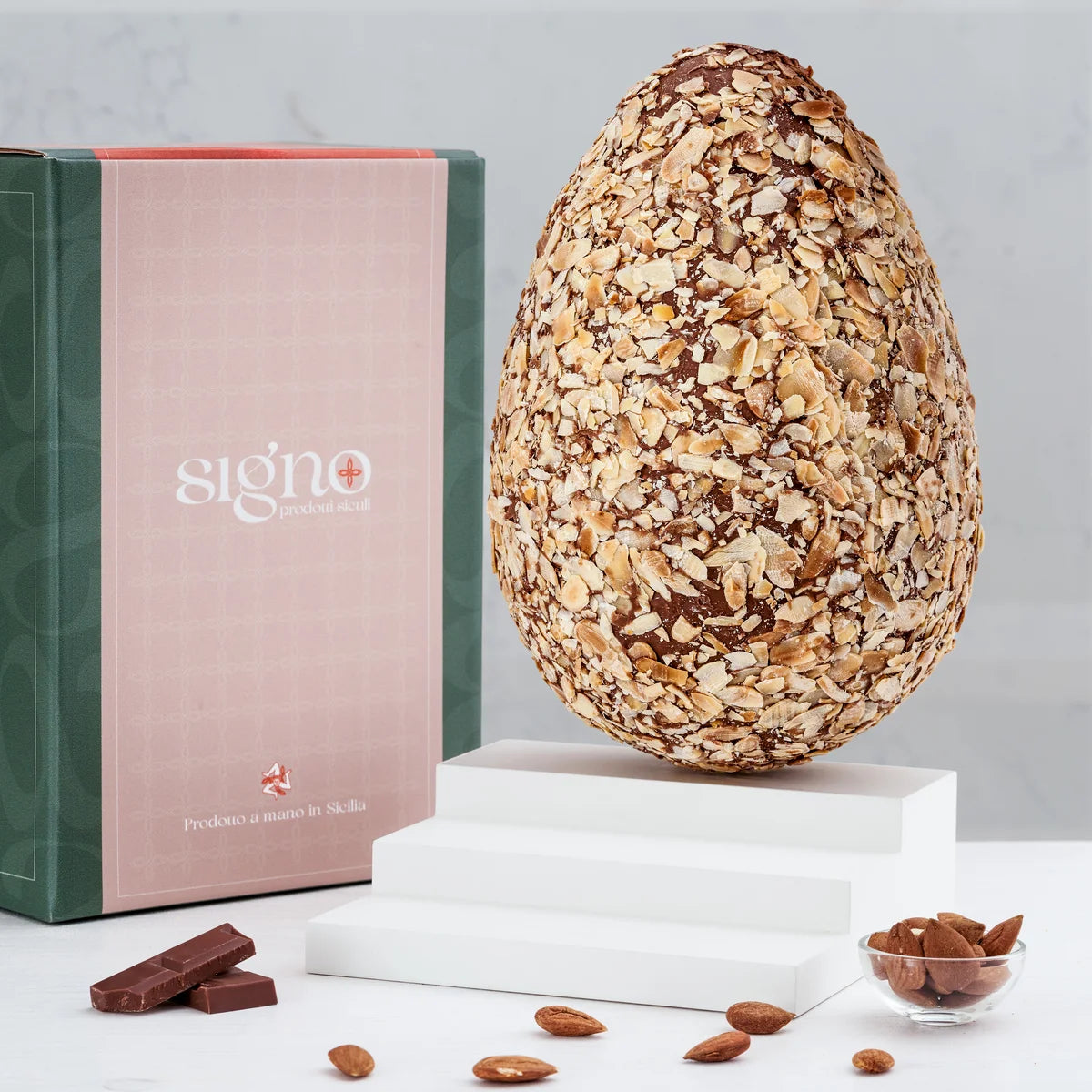 Uovo Artigianale Cioccolato al Latte Granellato Mandorla