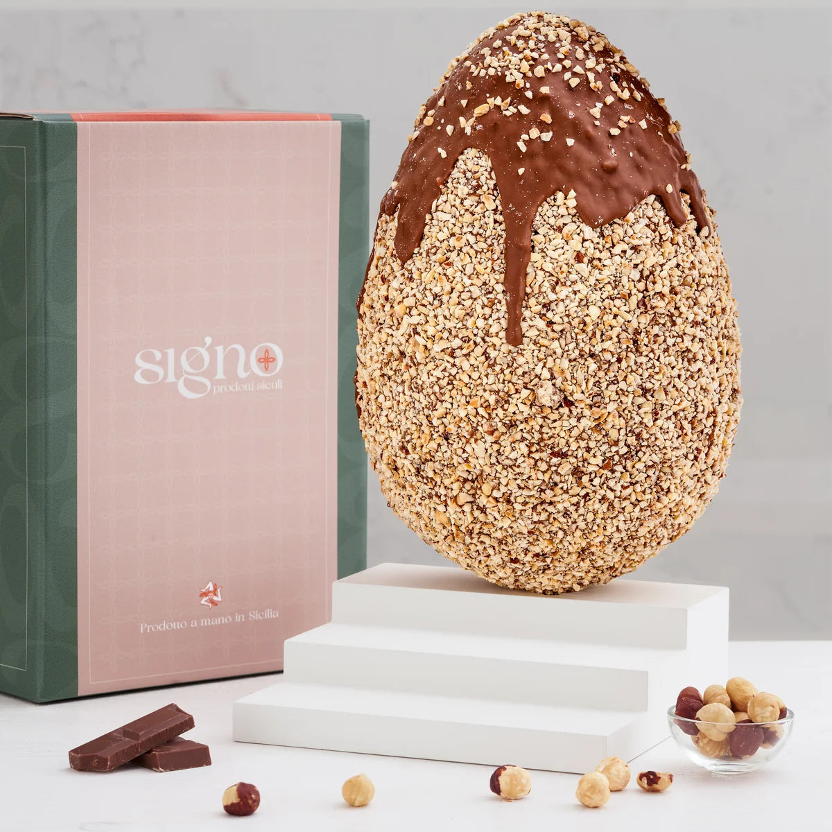 Uovo Artigianale al Latte Farcito con Crema alla Nocciola Granellato Nocciola