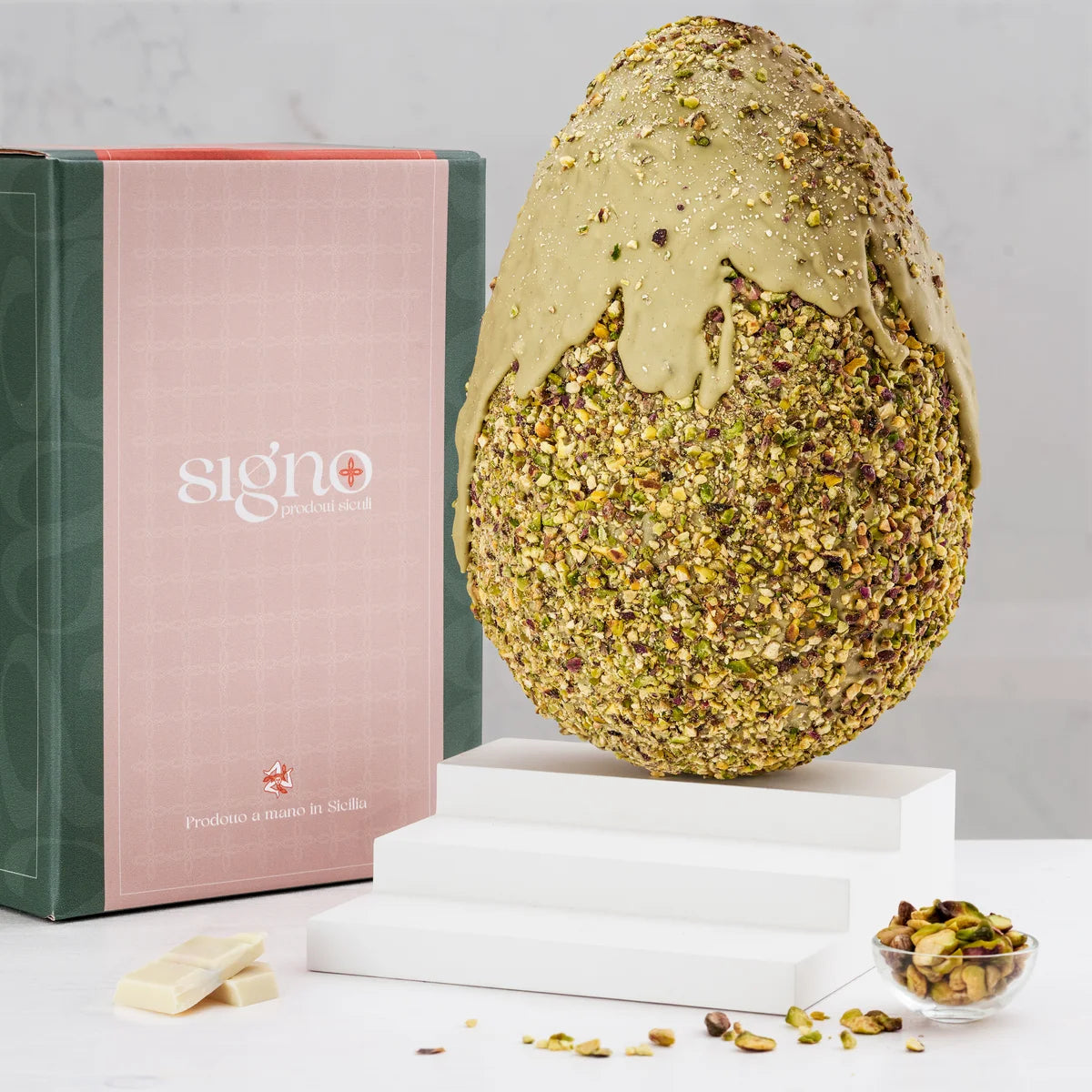 Uovo Artigianale al Pistacchio Farcito con Crema al Pistacchio