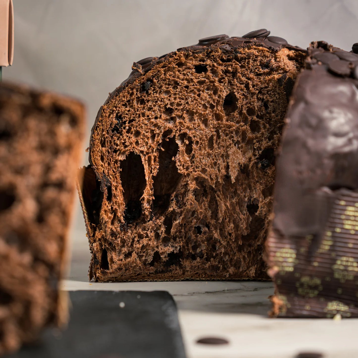 Panettone Artigianale Impasto Cioccolato con Gocce di Cioccolato | 1kg